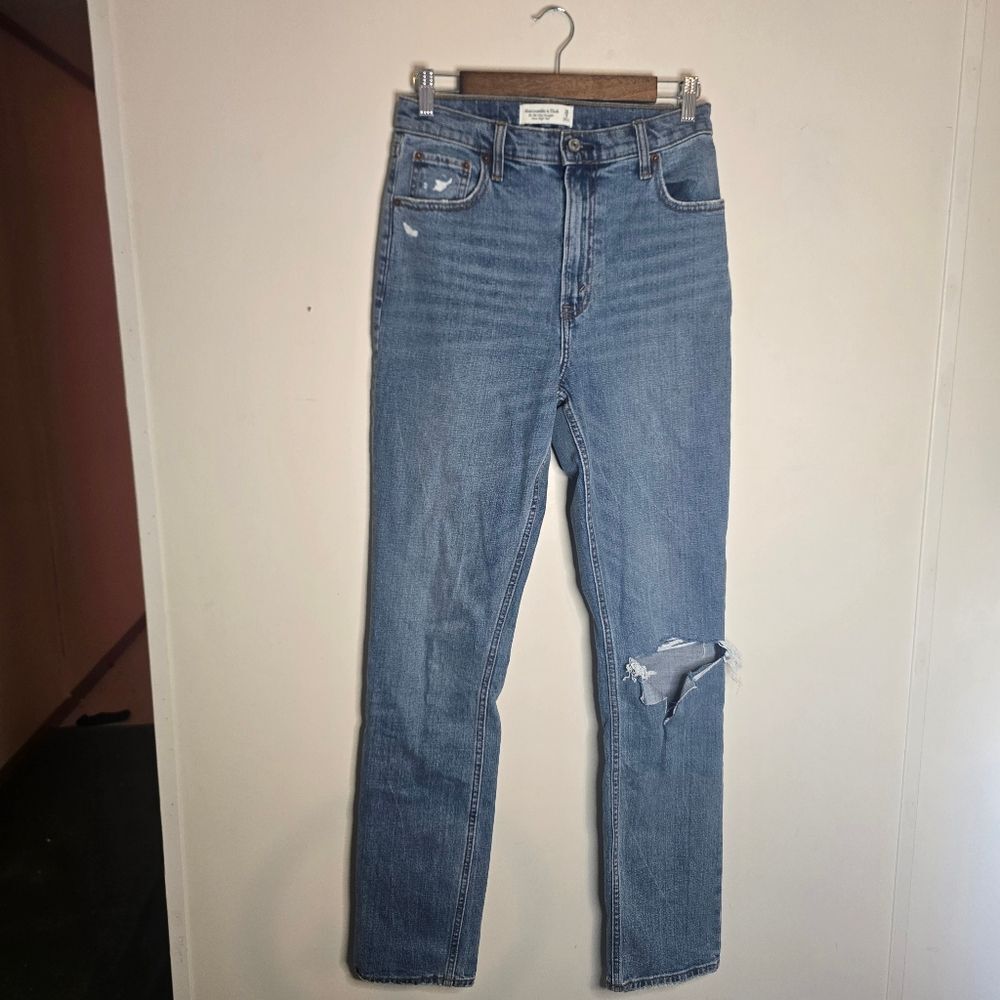 Abercrombie & Fitch 90s Slim Straight Ultra High Rise Distressed Jeans Size 6L